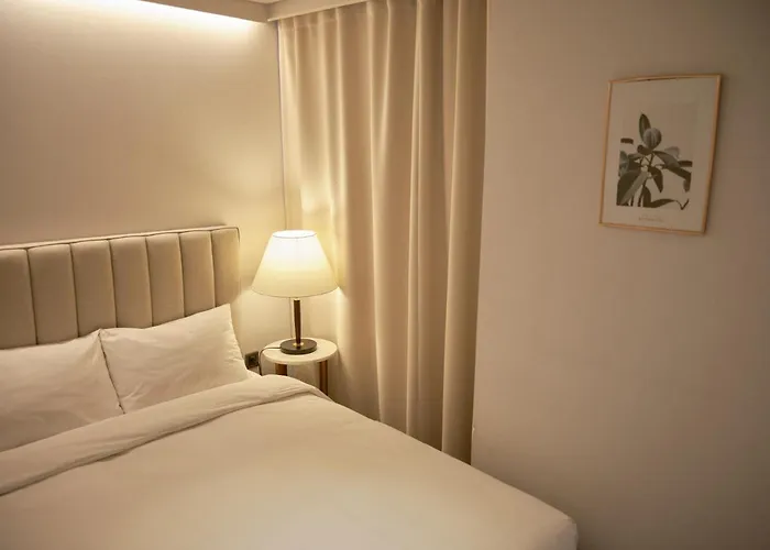 Uh The Jongno Hotel 2*